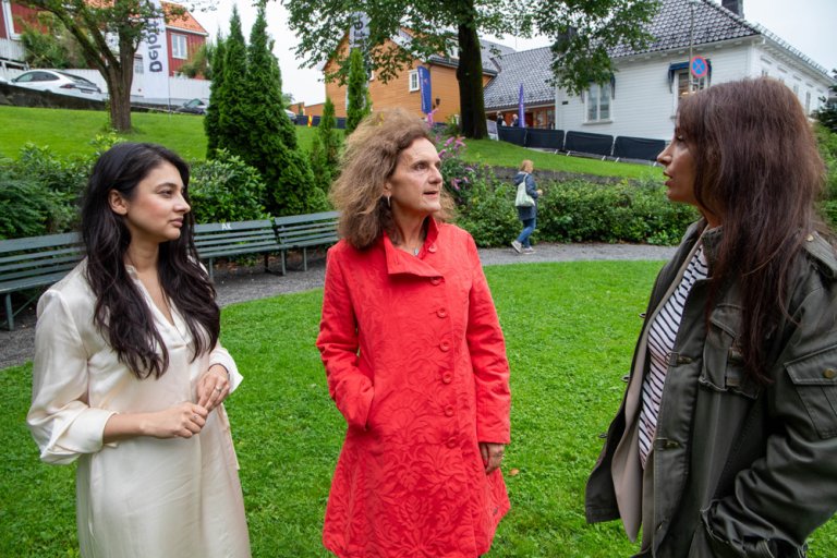 Arendal-debatt-sissel-deeyah-kiran.jpg