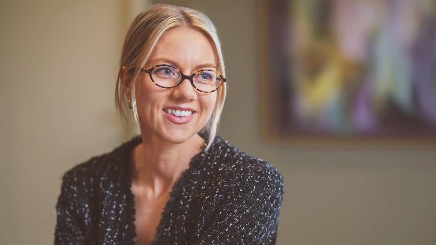 Dame_nærbilde_KLP Kapitalforvaltning